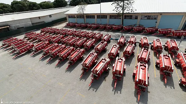 İzmir Büyükşehir'in Yangın Tankerleri Ormanları Kurtardı