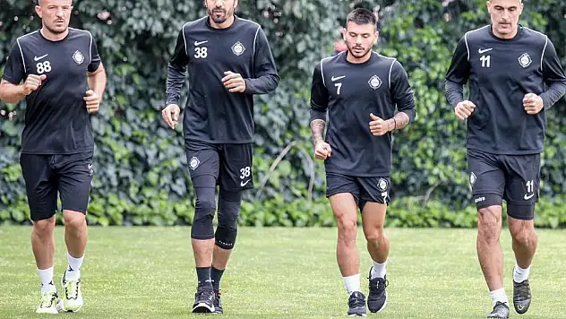 İzmir derbisi hazırlıkları başladı