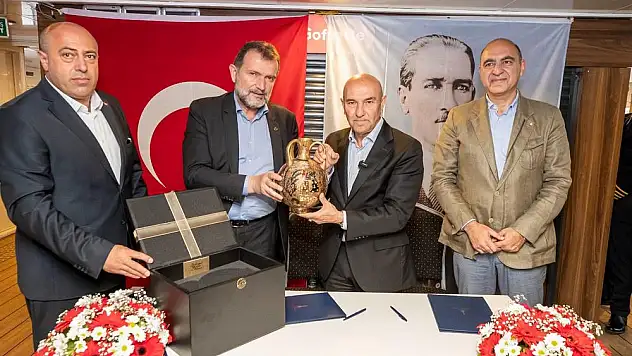 İzmir gibi bir Türkiye yaratma fırsatımız var