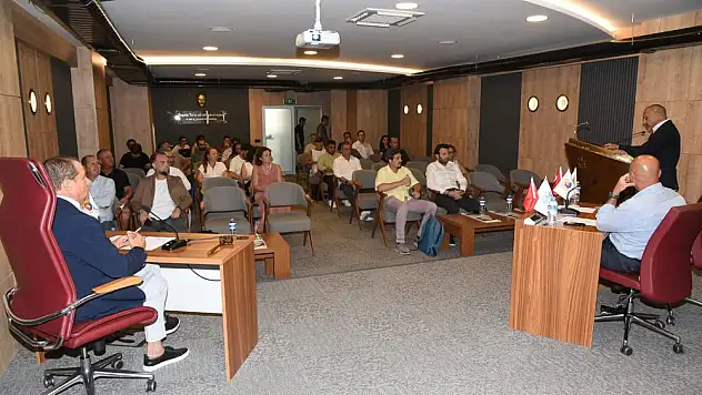 'İzmir Limanı her geçen gün kan kaybediyor'