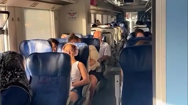 İzmir – Ödemiş tren hattında klima çilesi: yolcular sıcakta nefes almakta zorlandı