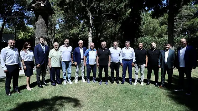 İzmir’de centilmenlik buluşması