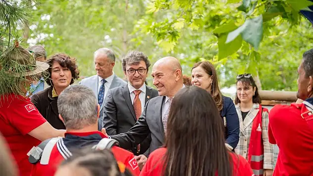 İzmir’de engelleri ortadan kaldıran kutlama