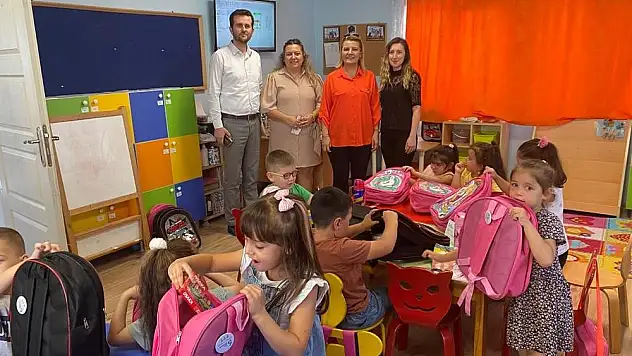 İzmit Belediyesi'nden öğrencilere kırtasiye desteği