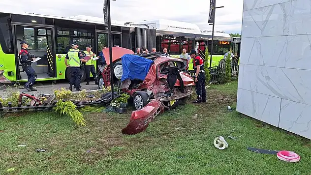 İzmit’te feci kaza: Aynı aileden 3 ölü, 3 yaralı