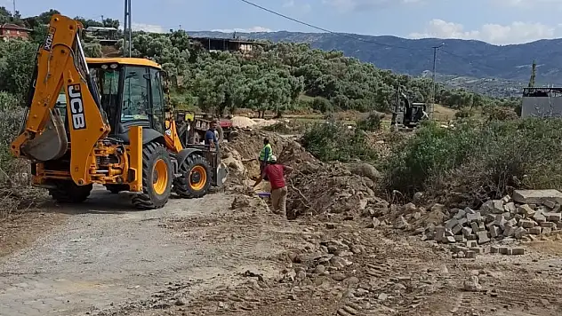 İZSU Kiraz Kaleköy'ü kesintisiz suya kavuşturuyor
