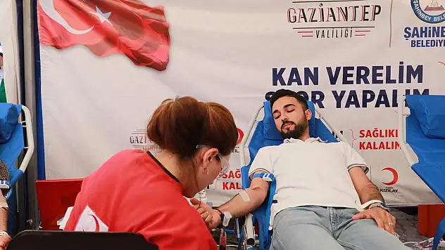 Kan bağışı rekoru Gaziantep’ten