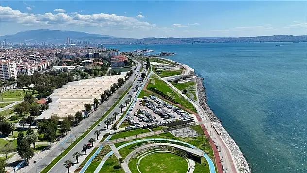 Karşıyaka’da otoparkı işgal eden karavanlar toplatıldı