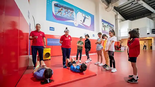 Karşıyaka’da sporcular doğru branşa yönlendiriliyor