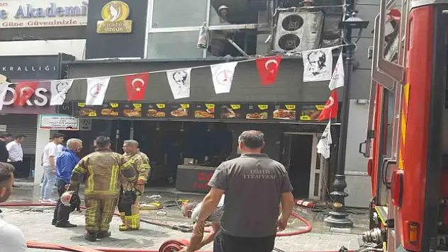 Karşıyaka'da yangın… Söndürme çalışmaları devam ediyor