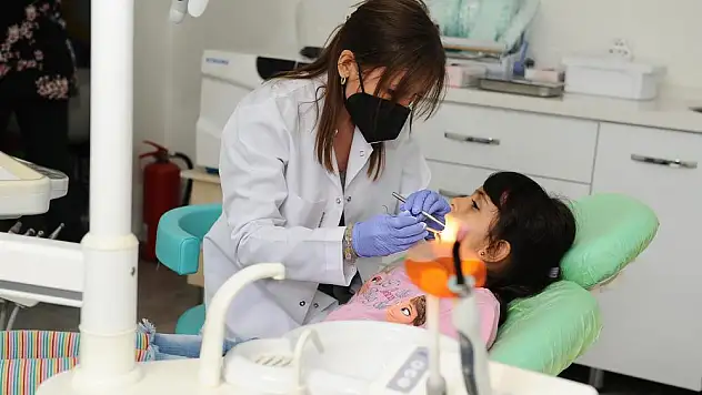 Karşıyakalı miniklere ''Diş Dostu Belgesi'