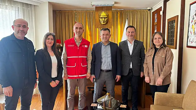 Kaymakam Erdoğan'dan Kızılay Ödemiş Şubesi'ne Teşekkür Ziyareti