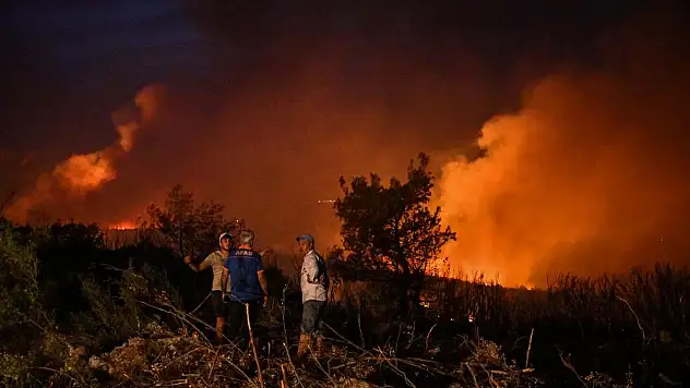 Kınık’taki yangın durdurulamıyor: 3 mahalle tahliye edildi!