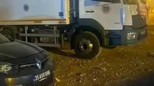 KİRAZ BELEDİYESİ DEPREM BÖLGESİNE ÇÖP KAMYONU VE ELAMAN GÖNDERDİ