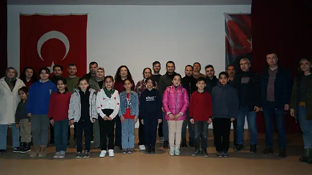 KİRAZ'DA ÖĞRENCİLERE JANDARMADAN TRAFİK GÜVENLİĞİ EĞİTİMİ