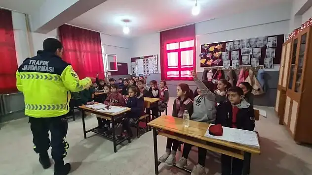 Kiraz'da Öğrencilere Trafik Eğitimi