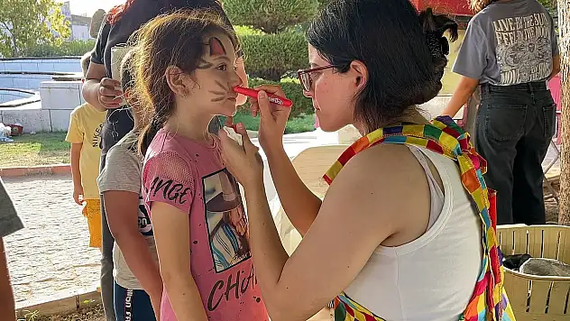 Kiraz Fuarı'nda Çocuklara Eğlenceli Tiyatro Etkinlikleri