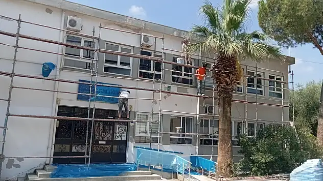 Kiraz İlçe Milli Eğitim Müdürlüğü, Geçici Süreyle Yeni Binasında Hizmet Vermeye Başladı