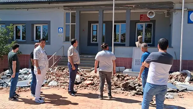 Kiraz İlçe Milli Eğitim Müdürü Mehmet Ak, Okullarda Eğitim-Öğretim Hazırlıklarını Yerinde İnceledi