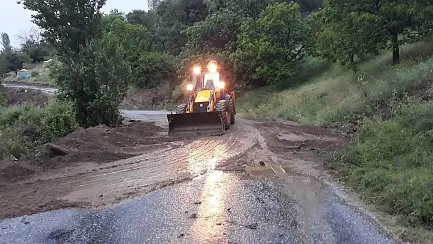 Kiraz’da Yoğun Yağışın Ardından Hızla Çalışmalar Başladı