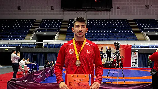 Kirazlı Özkan Mete'den Uluslararası Başarı: Avrupa Şampiyonası'na Gidiyor!