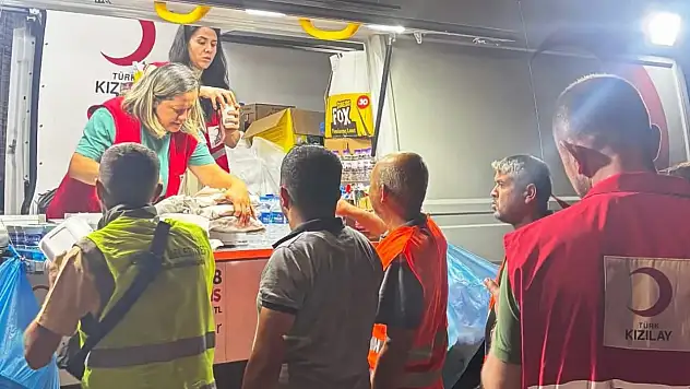 Kızılay'dan Ödemiş'teki Yangın Bölgesine Destek