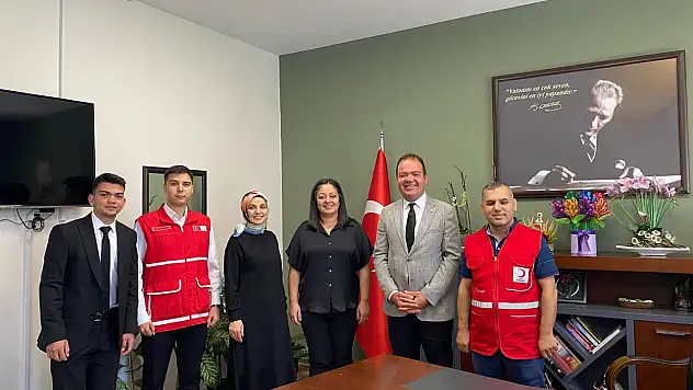 Kızılay'dan Tire İlçe Milli Eğitim Müdürüne Ziyaret