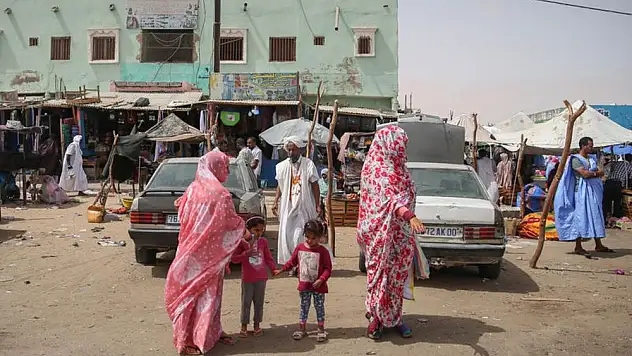 Kızlar evlenebilmeleri için zorla şişmanlatılıyor