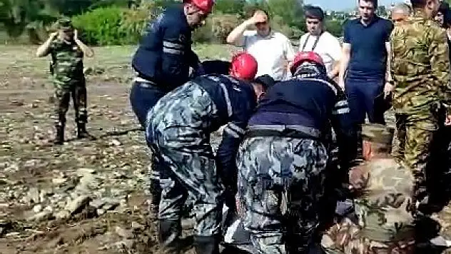 Komşuda sel 2 can aldı