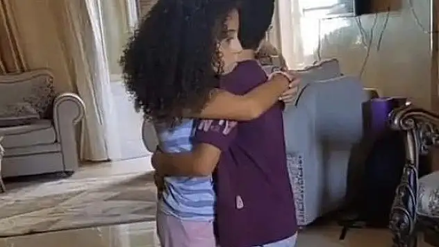 Kucaklaşan çocuklara çirkin saldırı: Kardeşler arasında şehvet uyandırıyorsun