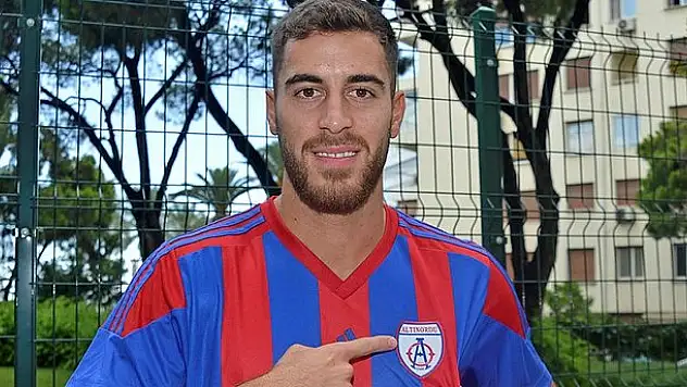 Menemen FK , 28 yaşındaki golcü oyuncuyla görüşüyor