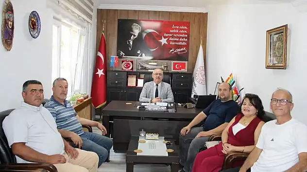 MHP'den İlçe Milli Eğitim Müdürüne Ziyaret