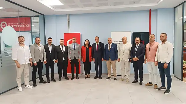 MHP Milletvekili Tamer Osmanağaoğlu'ndan Tire İlçe Milli Eğitim Müdürlüğü'ne Ziyaret