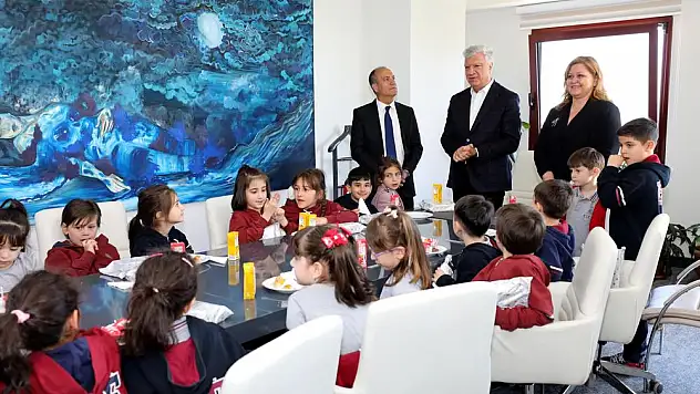 Minik öğrenciler Başkan Amca'ya ziyaret gerçekleştirdi