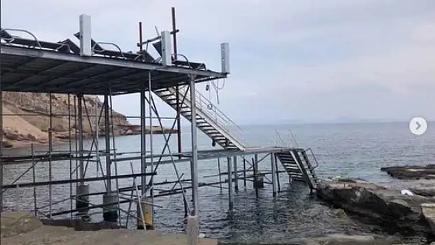 Mordoğan Ayıbalığı'nda izinsiz iskele: Deniz canlıları tehdit altında!