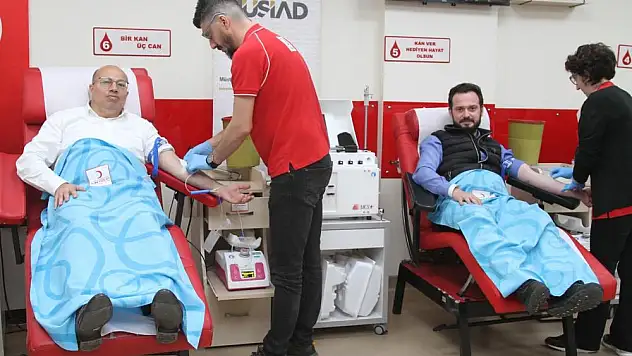 MÜSİAD’dan Kızılay’a destek
