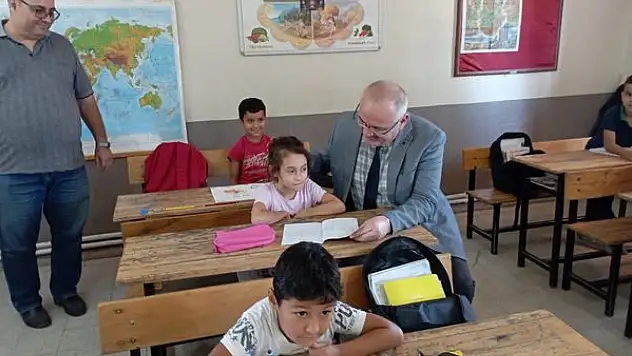 Ödemiş İlçe Milli Eğitim Müdürü Sunullah Desticioğlu'ndan Günlüce İlkokulu'na Ziyaret