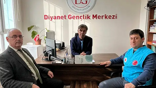 ÖDEMİŞ İLÇE MİLLÎ EĞİTİM MÜDÜRÜ DESTİCİOĞLU'NDAN DİYANET GENÇLİK MERKEZİ ZİYARETİ