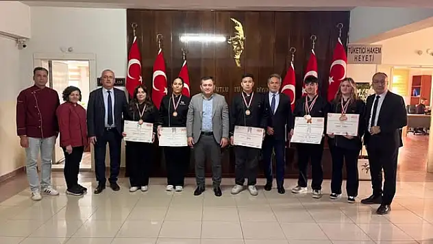 Ödemiş'in Gururu Genç Şefler, Müdür Desticioğlu ile Bir Araya Geldi