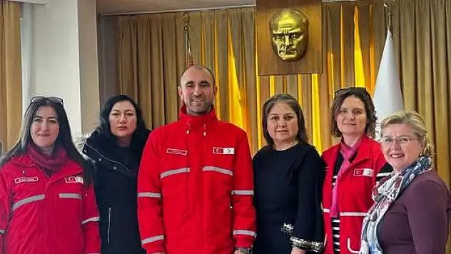 ÖDEMİŞ KIZILAY BAŞKANI EKMEKÇİ'DEN YENİ YIL MESAJI: 'İYİLİĞİN GÜCÜ BİRLİĞİMİZDİR'