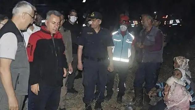 Ödemiş'te 2 Mahalle Tahliye Edildi: Yangın Yerleşim Yerlerini Geçti