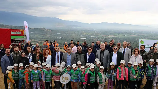 Ödemiş'te 'Başöğretmen Atatürk Hatıra Ormanı' İçin Fidan Dikimi Gerçekleştirildi