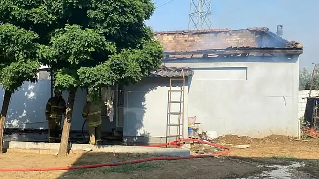ÖDEMİŞ'TE EV YANGININDA 1 YAŞINDAKİ MUHAMMET HAYATINI KAYBETTİ