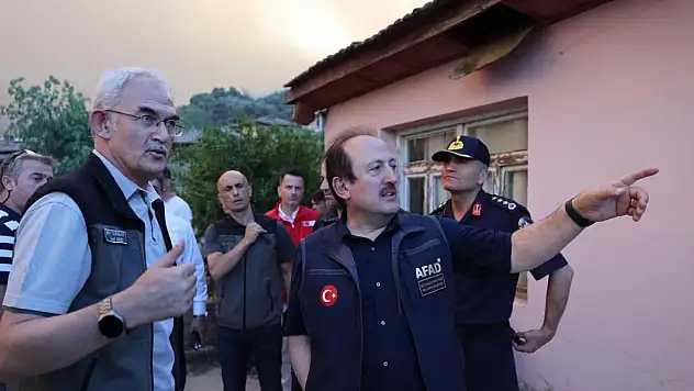 Ödemiş'teki Orman Yangınına Müdahale Aralıksız Sürüyor: 540 Personel, 182 Araç ve 14 Hava Aracıyla Yoğun Çalışma