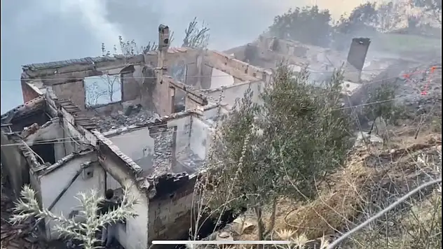 ÖDEMİŞ'TEKİ YANGINDA ACI KAYIP: SUÇIKTI MAHALLESİNDE YATALAK İBRAHİM ERKAN HAYATINI KAYBETTİ