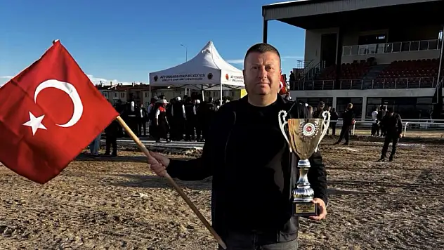 Ödemişli Mehmet Dinlenmez, Türkiye Şampiyonası'nda Zirvede