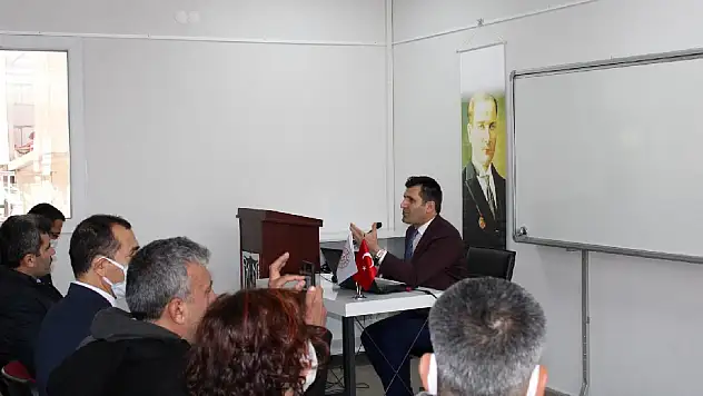 Okul müdür yardımcılarına yönelik toplantı