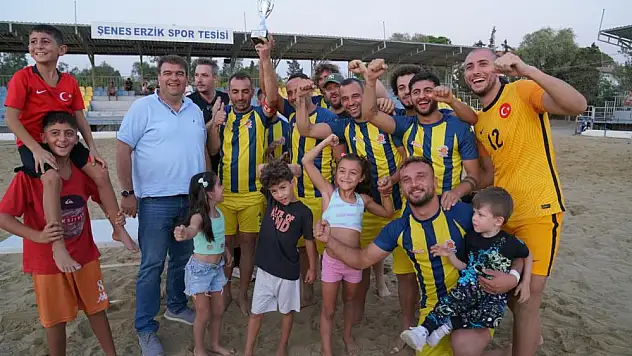 Plaj futbolunda Seferihisar şampiyon oldu