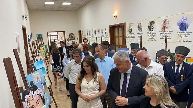 'Renklerin Yolculuğu' Resim Sergisi Ziyarete Açıldı