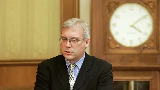 “Rusya, Ukrayna’ya F-16 Uçakları Eğitimi Verilmesine Tepki Gösteriyor: Büyük Riskler İçeriyor”